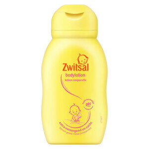 Koffertje gevuld met baby artikelen - roze - 20cm - baby bodylotion